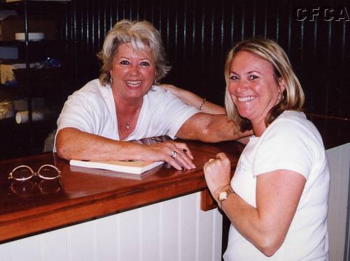 086.Cindi is on Cloud 9 when she finally meets Paula Deen.JPG