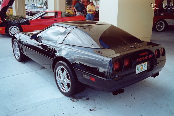 015.There were also some spectacular beauties, like this Black '95 ZR1.JPG